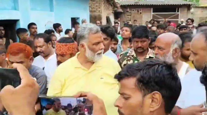 सरकार शराब और बालू माफियाओं के हाथों की कठपुतली बनी हुई है,पहले नेता अपराधी को पालते थे, अब अपराधी नेता को पाल रहे हैं – पप्पू यादव 2