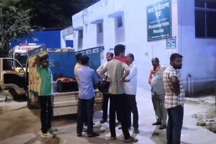 बेगूसराय में आर्मी जवान की पत्नी ने अपने सास से प्रताड़ित होकर शादी के सालगिरह के दिन ही गले में फंदा लगाकर किया आत्महत्या 28