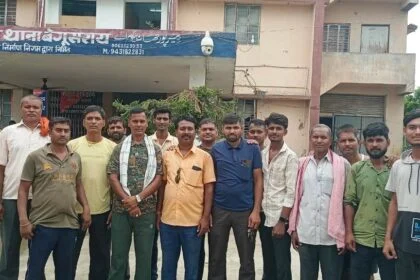 थानाध्यक्ष ने दफादार,चौकिदार के साथ लिया ग्राम रक्षा दल का साप्ताहिक परेड 23
