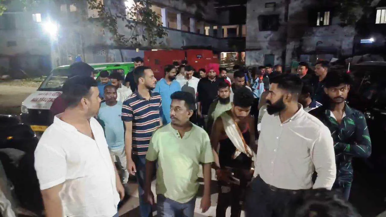 क्रिकेट खेलने के विवाद को लेकर युवक की विकेट से पीट पीट कर हत्या, एक ही पिच में खेलने को लेकर हुआ था विवाद 2