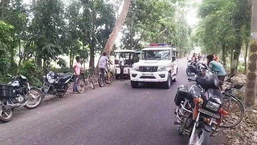 बेख़ौफ़ अपराधियों ने हथियार के बल पर दिनदहाड़े बंधन बैंक कर्मी से डेढ़ लाख रुपए की लूट 2
