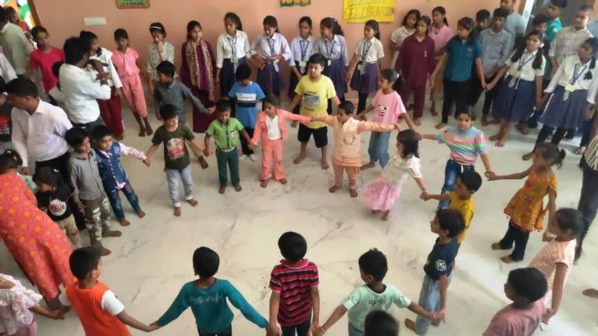 रंग- उमंग कार्यशाला के बहाने बच्चों में सांस्कृतिक चेतना का प्रसार होगा और ये बच्चे इसी बहाने कुशल व्यक्तित्व के धनी बन पाएंगे - के एन मिश्रा 1