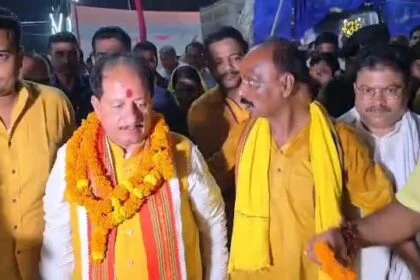 बिहार सरकार के उपमुख्यमंत्री विजय कुमार सिन्हा एक राम कथा महायज्ञ के कार्यक्रम में पहुंचें बेगूसराय, लोगों ने गर्मजोशी के साथ किया स्वागत 2