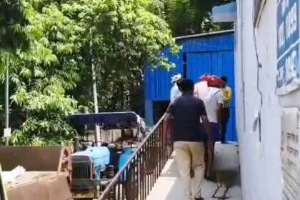 बेगूसराय में आर्थिक तंगी के कारण एक व्यक्ति ने गले में फंदा लगाकर किया आत्महत्या, इलाके में फैली सनसनी 14