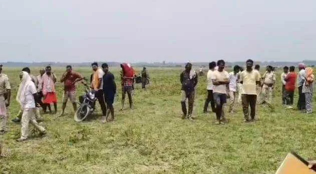 बेगूसराय में प्राइवेट शिक्षक हत्या मामले में पुलिस ने किया खुलासा, एक आरोपी और उसकी मां को किया गिरफ्तार 8