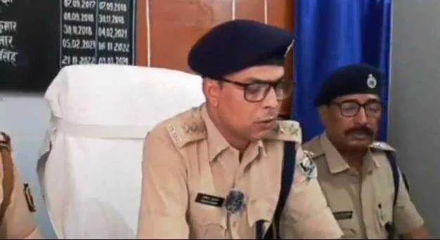 बेगूसराय में प्राइवेट शिक्षक हत्या मामले में पुलिस ने किया खुलासा, एक आरोपी और उसकी मां को किया गिरफ्तार 2