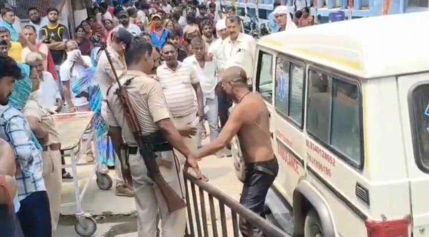 बेगूसराय में पोस्टमार्टम को लेकर सदर अस्पताल में हुआ हाई वोल्टेज ड्रामा, देखकर लोग हुए हैरान 2