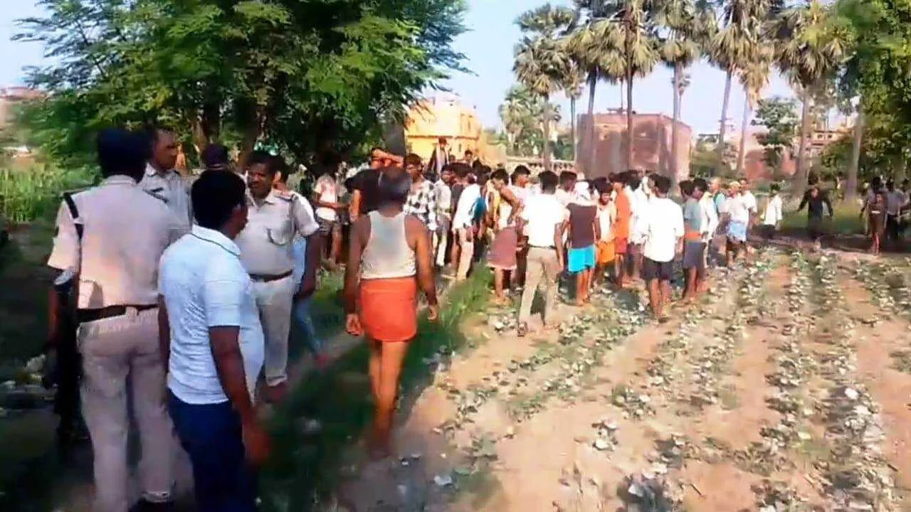 नालंदा: मिट्टी भराई के विवाद को लेकर बुजुर्ग की गोली मारकर हत्या, बुजुर्ग के सीने में मारी गई गोली 2