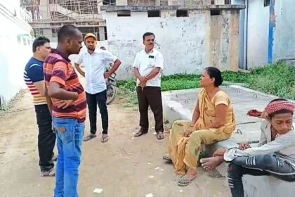 समस्तीपुर में भीषण सड़क हादसा: बाइक से बरात जा रहे तीन दोस्तों की सड़क दुर्घटना में दर्दनाक मौत 10
