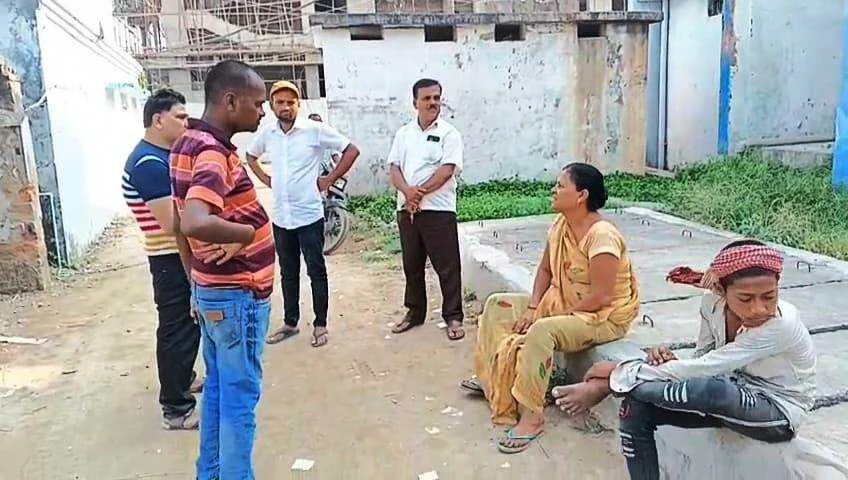 समस्तीपुर में भीषण सड़क हादसा: बाइक से बरात जा रहे तीन दोस्तों की सड़क दुर्घटना में दर्दनाक मौत 1