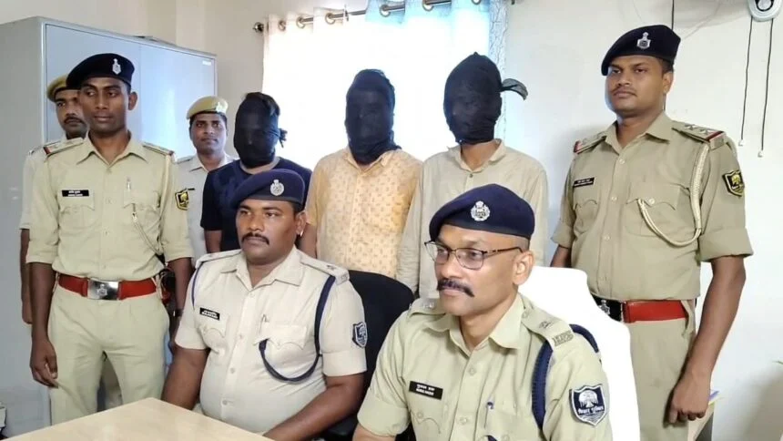 नालंदा: वाहन चेकिंग के दौरान में एक पिस्टल,दस जिंदा कारतूस मोबाइल,समेत वाहन जप्त, 3 गिरफ्तार 1