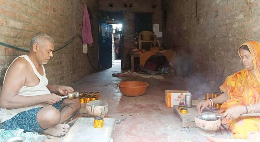 सुहागिनों को खूब पसंद आती है भगवानपुर प्रखंड के मेहदौली की सुंदर लहठी, टाटा नगर व पुरुलिया से खरीद कर लाते हैं सामग्री 1