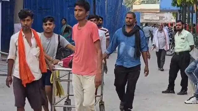 मोबाइल पर गेम खेलने के दौरान सर्पदंश से एक छात्र की मौत, परिजनों में मचा कोहराम 7