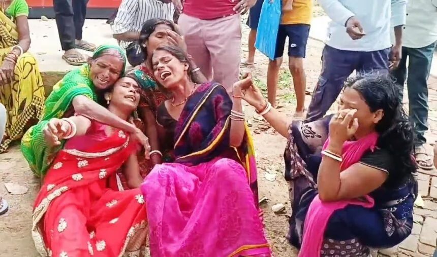 प्रेम प्रसंग में गला रेतकर हुई युवती की हत्या, सूटकेस में बंद कर शव को सुनसान इलाके में फेका 1
