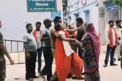 बेगूसराय में ट्रक व स्कॉर्पियो की भीषण टक्कर, स्कॉर्पियो में सवार एक व्यक्ति की दर्दनाक मौत, दो लोग गंभीर रूप से घायल 31