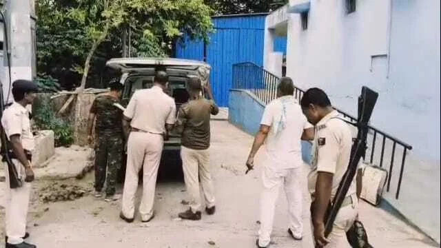 बेगूसराय में ट्रक व स्कॉर्पियो की भीषण टक्कर, स्कॉर्पियो में सवार एक व्यक्ति की दर्दनाक मौत, दो लोग गंभीर रूप से घायल 3