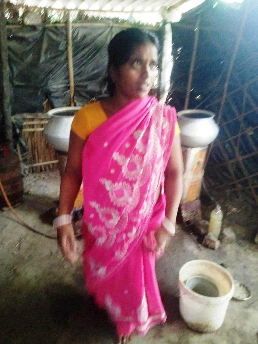 बेगूसराय के वीरपुर में अवैध रूप से देशी शराब तैयार करते दो महिला कारोबारी गिरफ्तार 2