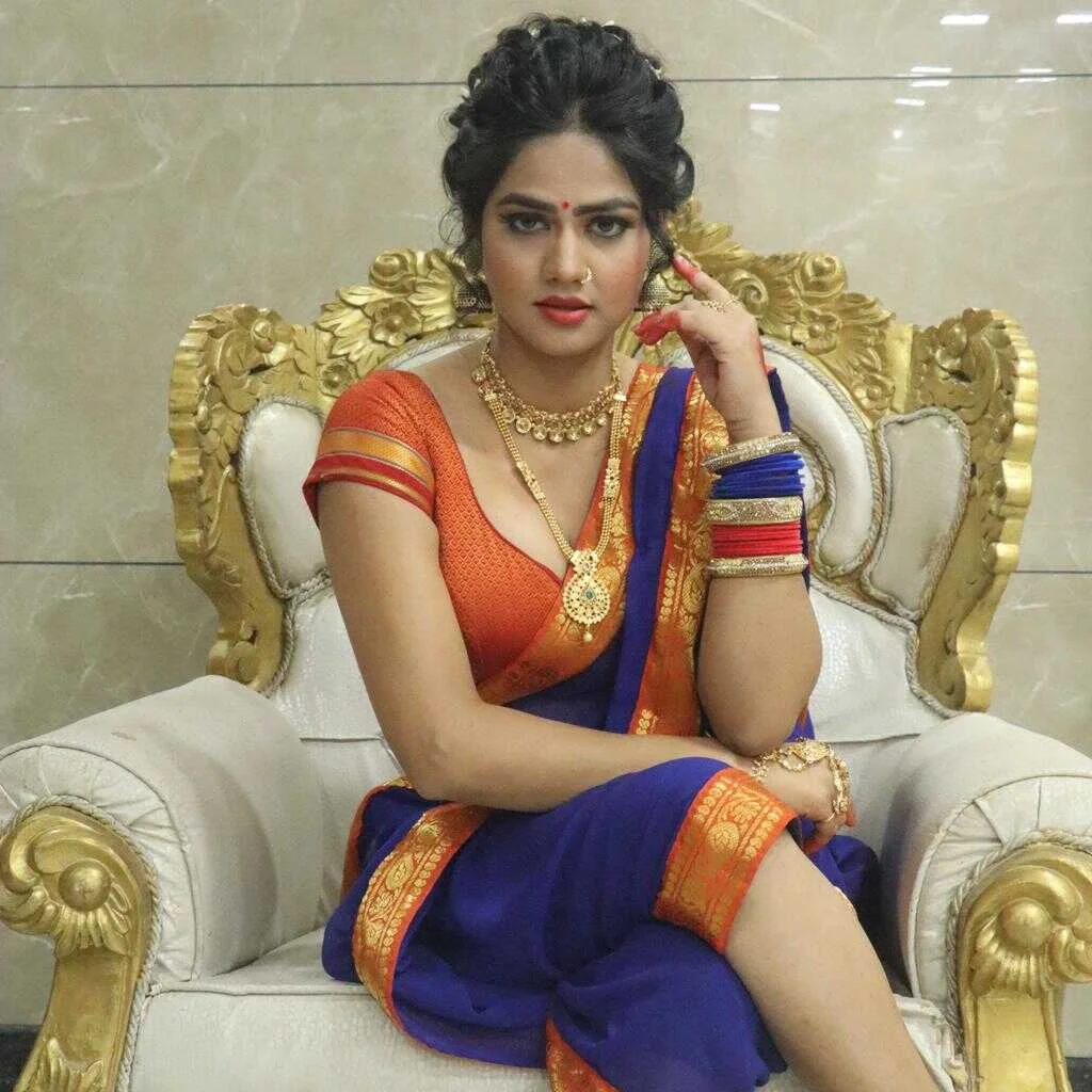 बिहार की बेटी अपर्णा मल्लिक बॉलीवुड और साउथ फिल्म इंडस्ट्री में अपनी अदाओं का बिखेर रही है जलवा 2