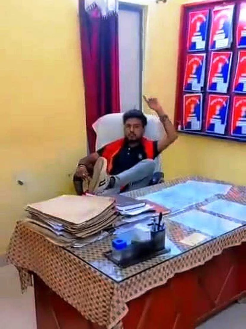 बेगूसराय में थाना में रील्स बनाने का वीडियो वायरल: बेगूसराय पुलिस ने की कार्रवाई, तीन गिरफ्तार 2