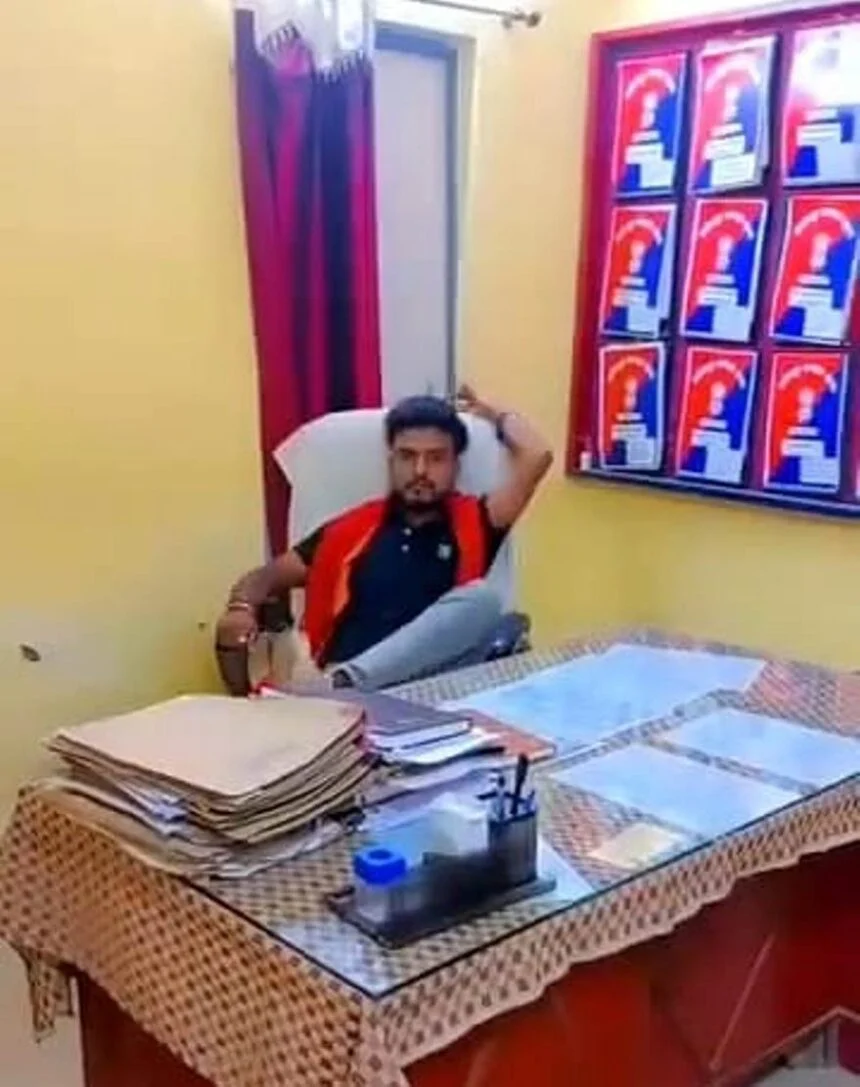 बेगूसराय में थाना में रील्स बनाने का वीडियो वायरल: बेगूसराय पुलिस ने की कार्रवाई, तीन गिरफ्तार 1
