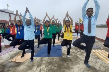 संत पॉल पब्लिक स्कूल तेघड़ा परिसर में योग शिविर का हुआ आयोजन 18