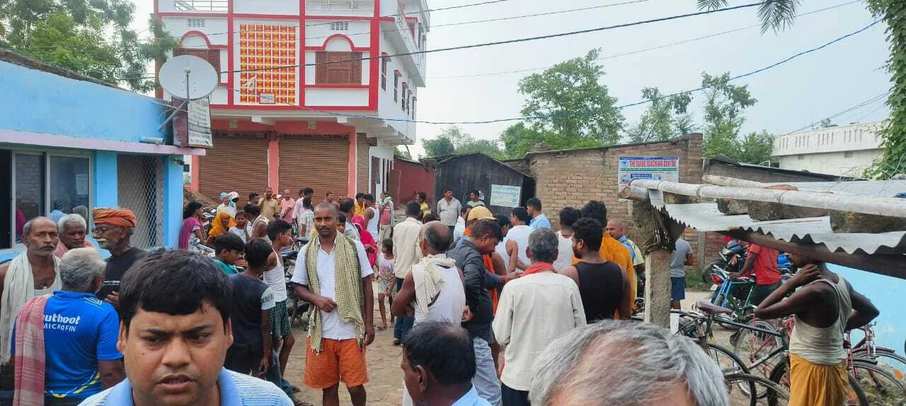 बेगूसराय के वीरपुर में ठनका की चपेट में आने से 30 वर्षीय युवक की मौत,परिजनों में मचा कोहराम 5