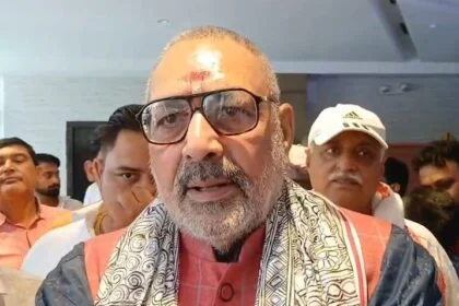 सरकार एनडीए की, फैसला एनडीए एवं नीतीश कुमार का और क्रेडिट लेने की होर कम्युनिस्ट और लालू परिवार में लगी हुई है - गिरिराज सिंह 8