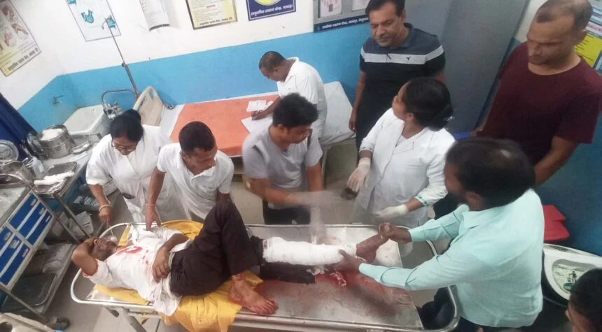 बछवाड़ा एनएच 28 पर दो बाइक की आमने सामने टक्कर में दोनों बाइक चालक गंभीर रूप से घायल 1