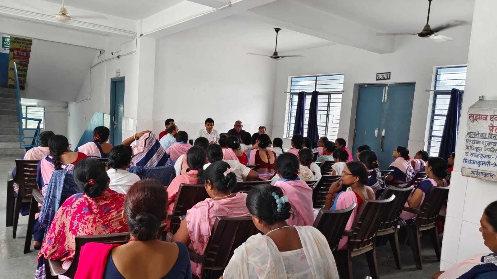 सीएचसी बछवाड़ा में सिविल सार्जन ने आयुष्मान कार्ड को लेकर स्वास्थ्य कर्मियों के साथ की बैठक 2
