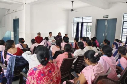 सीएचसी बछवाड़ा में सिविल सार्जन ने आयुष्मान कार्ड को लेकर स्वास्थ्य कर्मियों के साथ की बैठक 28