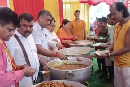 समस्तीपुर: गुवाहाटी के साहनी कांवारिया एनजीओ के तहत कामाख्या धाम में नि:शुल्क भंडारे का किया गया आयोजन 8