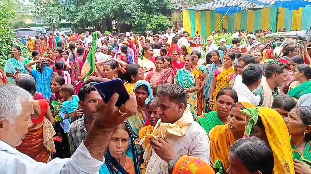 नालंदा: भूमिहीनों को जमीन देने की मांग को लेकर राजद का धरना-प्रदर्शन 3