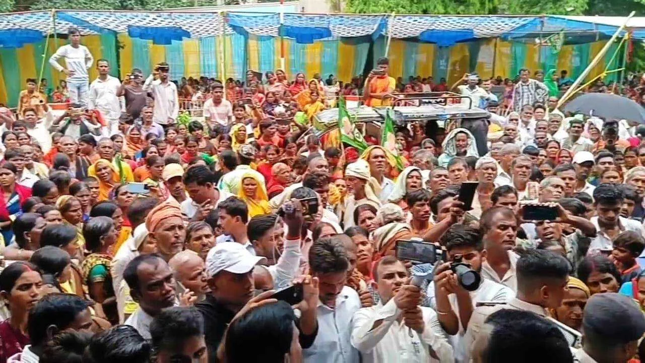 नालंदा: भूमिहीनों को जमीन देने की मांग को लेकर राजद का धरना-प्रदर्शन 3