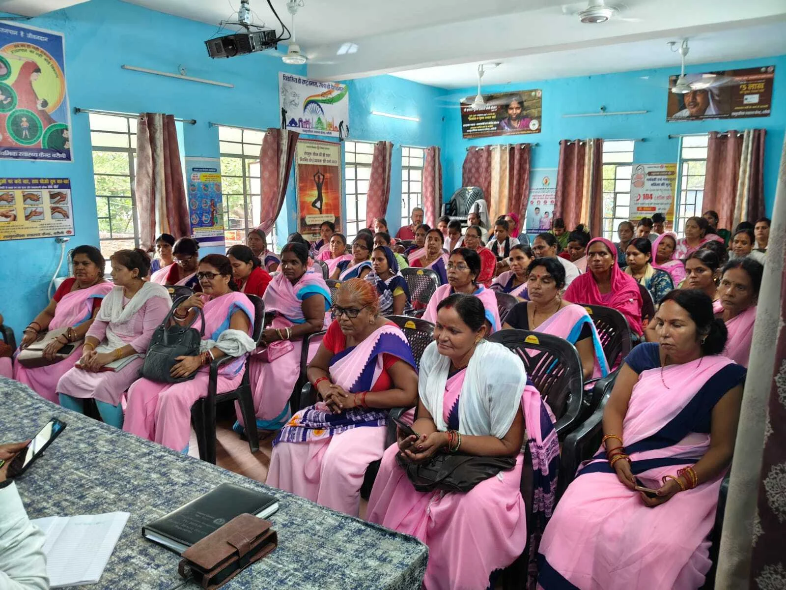 आयुष्मान भारत को लेकर सीएचसी बरौनी में बैठक आयोजित 5