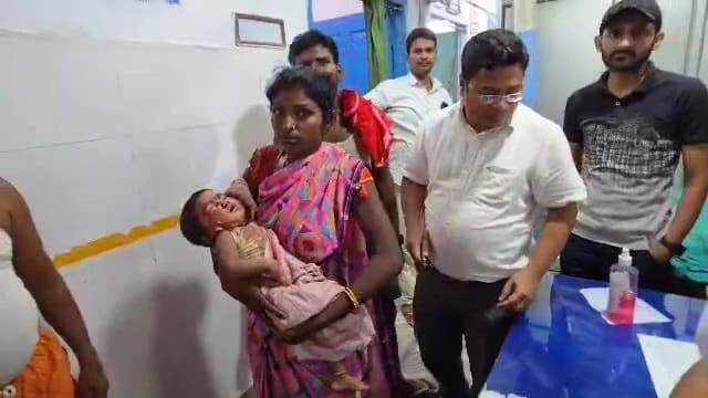बेगूसराय में मासूम बच्ची को घर से गीदर लेकर भागा, बच्ची की मां ने जान जोखिम में डालकर बच्ची को गीदड़ के चंगुल से छुड़ाकर बच्ची की बचाई जान 1