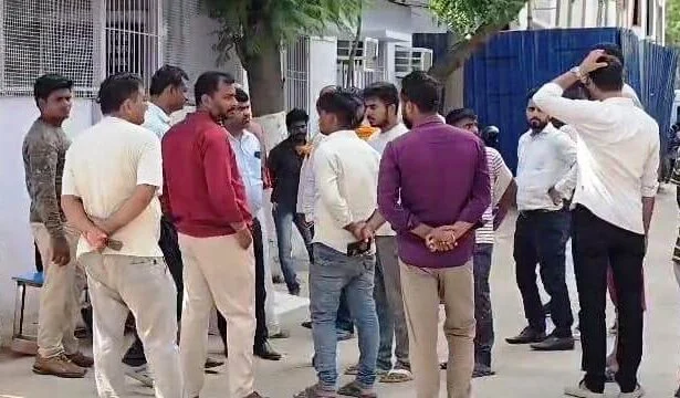 बेगूसराय में ट्रेन से कटकर युवक की दर्दनाक मौत, परिजनों में मचा कोहराम 1