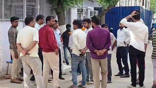 बेगूसराय में ट्रेन से कटकर युवक की दर्दनाक मौत, परिजनों में मचा कोहराम 4