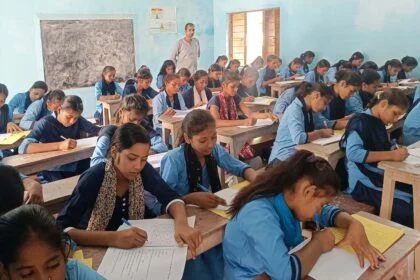 भगवानपुर में छात्रों के बीच एक दिवसीय उन्मुखीकरण कार्यशाला का किया गया आयोजन 18
