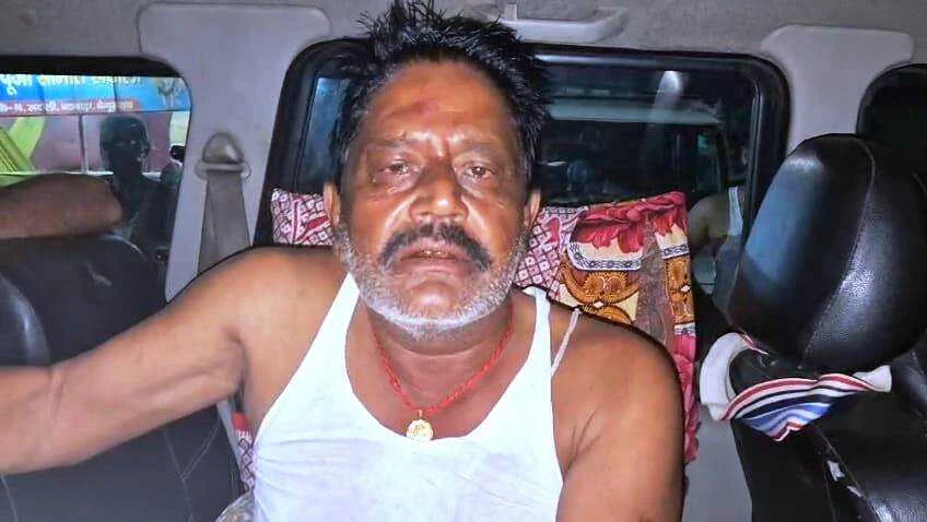 बेगूसराय में पूर्व मुखिया एवं उसके भतीजा पर जानलेवा हमला, हमले में मुखिया समेत भतीजा घायल, अस्पताल में भर्ती 2