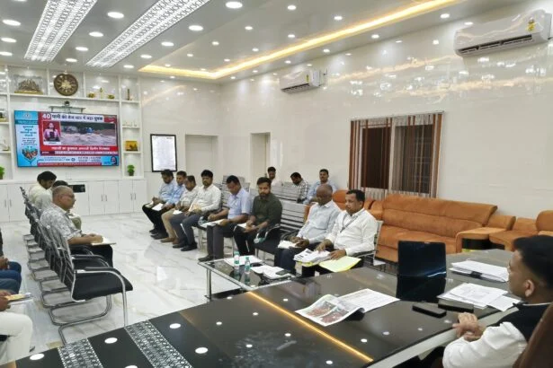 श्रावणी मेला की तैयारी को लेकर जिलाधिकारी के नेतृत्व में समीक्षा बैठक आयोजित, सुरक्षा को लेकर पदाधिकारी को दिए कई निर्देश 5