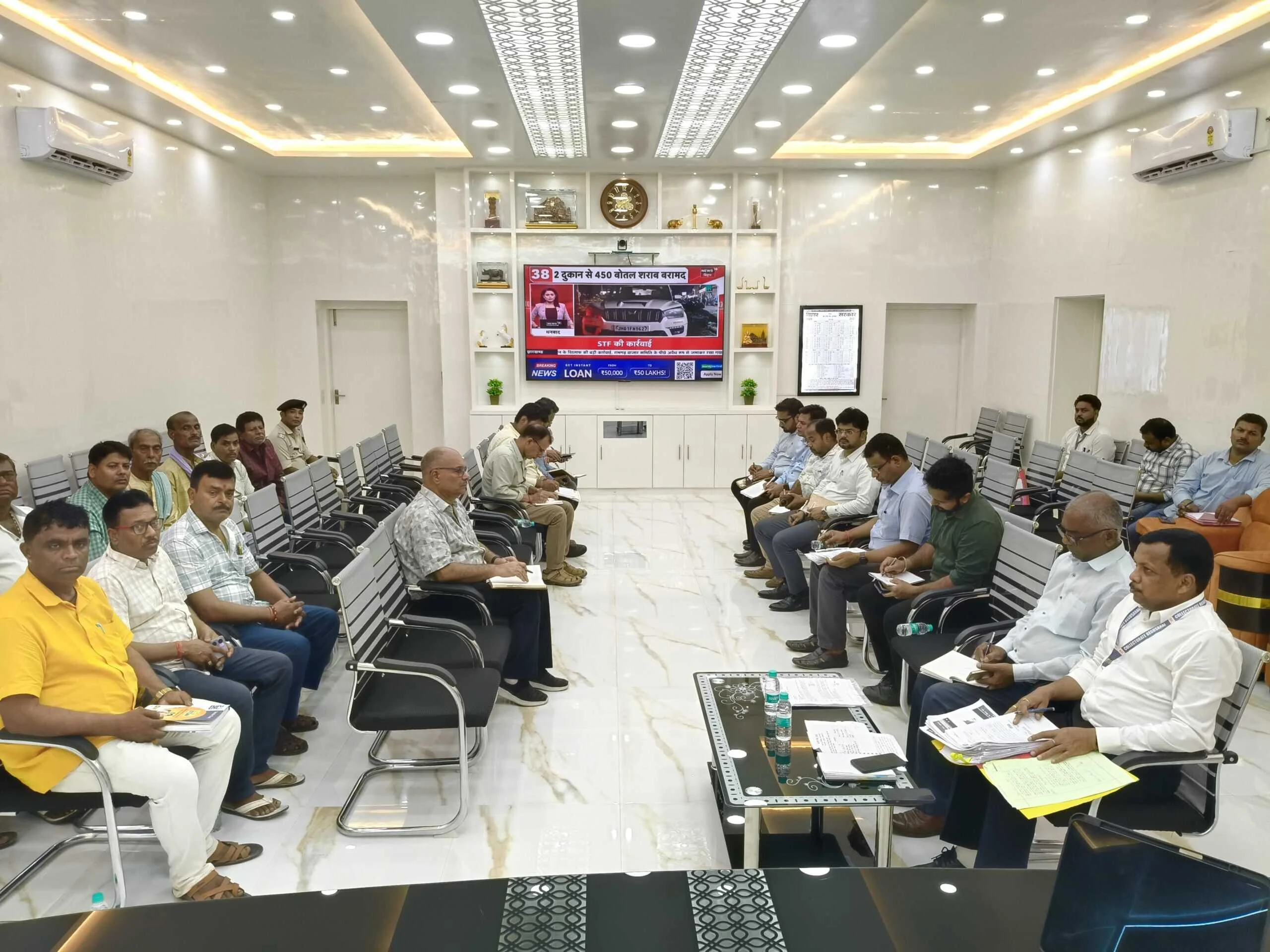 श्रावणी मेला की तैयारी को लेकर जिलाधिकारी के नेतृत्व में समीक्षा बैठक आयोजित, सुरक्षा को लेकर पदाधिकारी को दिए कई निर्देश 2