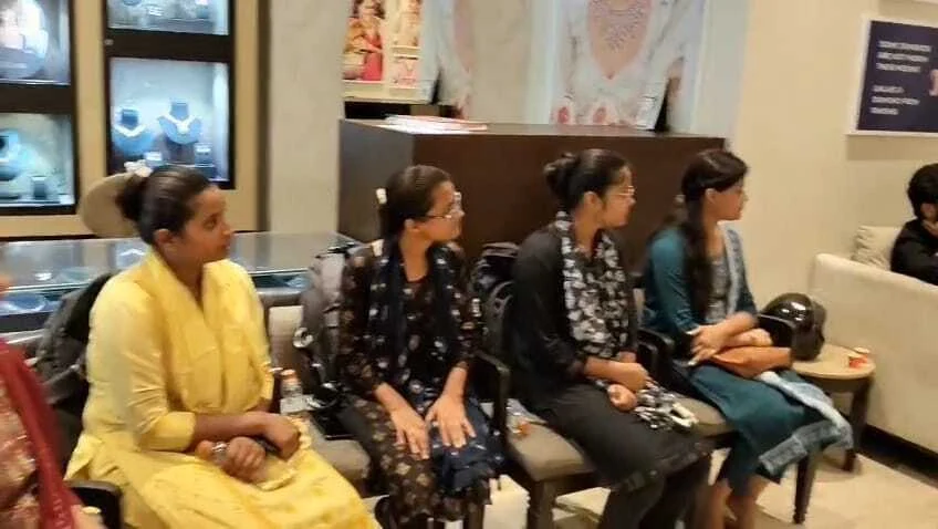 समस्तीपुर: द उम्मीद द्वारा युवाओं के लिए कम्युनिकेशन स्किल वर्कशॉप का किया गया आयोजन 3