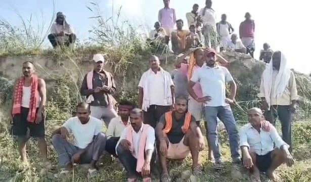 बेगूसराय में बदमाशों ने एक ट्रैक्टर ड्राइवर युवक की पीट पीटकर किया हत्या, इलाके में फैली सनसनी 7