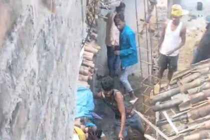 बेगूसराय में दबंगों ने घर में घुसकर लोहे की रोड से पांच लोगों को पीट-पीट कर किया गंभीर रूप से घायल 53