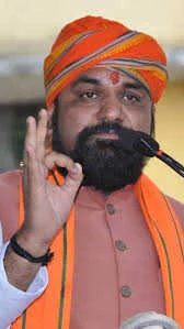 18 लीटर विदेशी शराब के साथ उपमुखिया समेत दो अन्य व्यक्ति गिरफ्तार 7