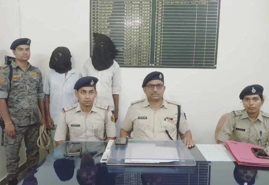 हत्या के दो आरोपी को पुलिस ने दबोचा, बीते दिनों गला रेत की थी htya 7
