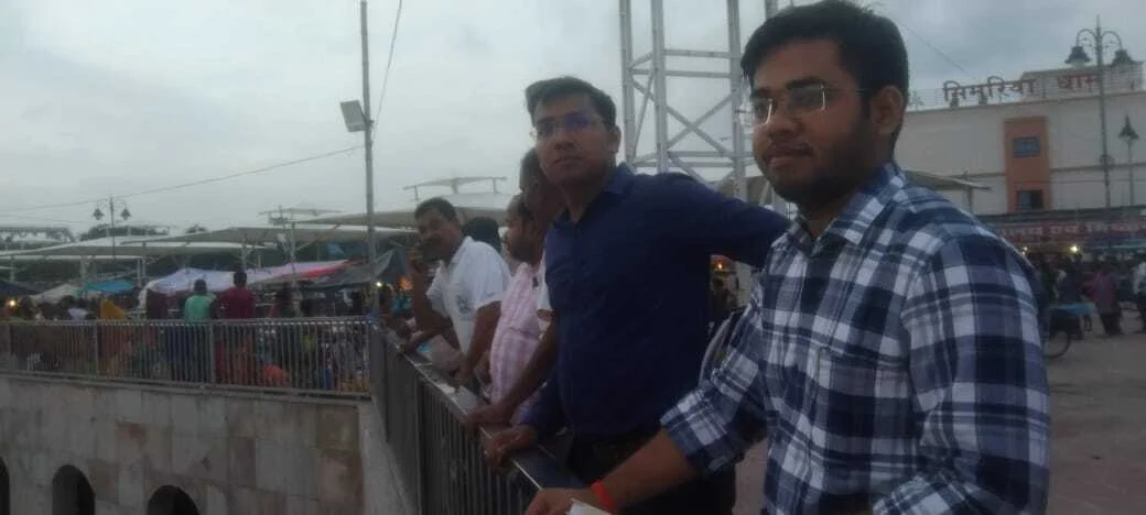 प्रशिक्षु आईएसएस अधिकारी ने लिया सिमरिया धाम का जायजा 10