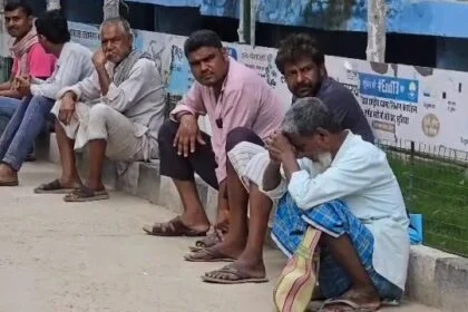 बेगूसराय में तेज रफ्तार ट्रक ने एक महिला को कुचला, महिला की घटनास्थल पर ही दर्दनाक मौत 30