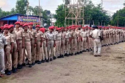 मुहर्रम पर्व को लेकर डीएसपी की अगुआई में बिहार शरीफ के श्रम कल्याण केंद्र के मैदान से निकाला गया फ्लैग 24
