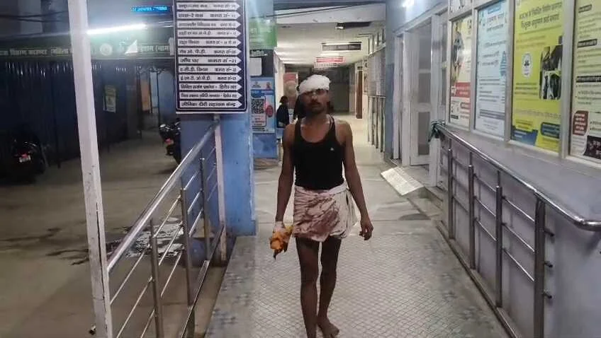 बेगूसराय में गैर मजरूआ जमीन पर दाबे को लेकर दो पक्षो के बीच जमकर मारपीट,एक व्यक्ति गंभीर रूप से घायल, तीन चोटिल 4